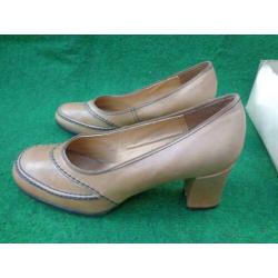 vintage jaren 70 pumps,maat 4.5/36,Merk Swift,taupe kleur