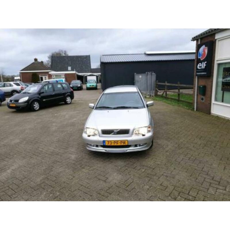 Volvo V40 2.0 "Europa" Youngtimer -airco -trekhaak -apk 10-0