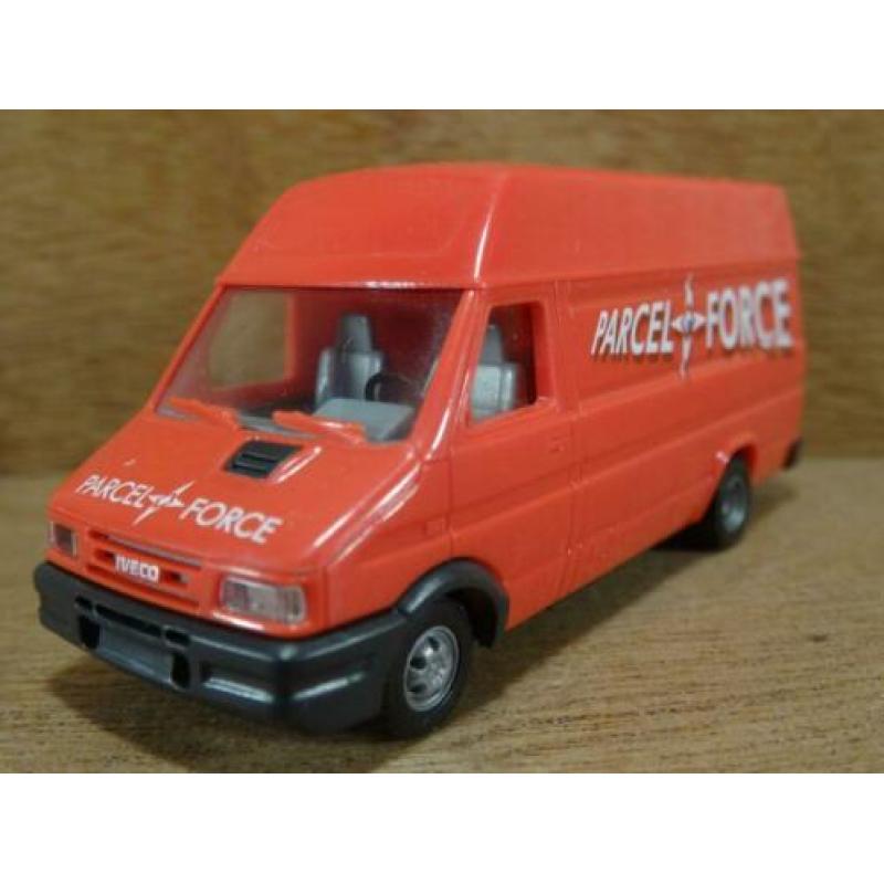 BUSCH 1:87, IVECO DAILY, " PARCEL FORCE ", Zie Foto`s