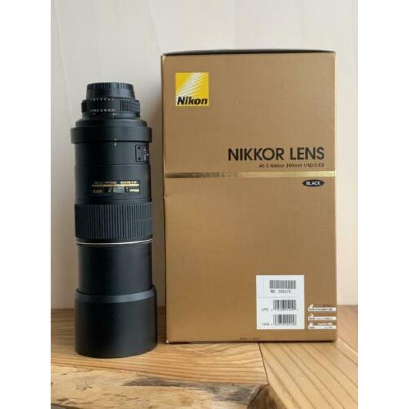 Nikon AF-S Nikkor 300mm f/4D IF-ED, nieuwstaat