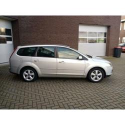 Ford Focus Wagon 1.8 16V Flexifuel Titanium Luxe auto