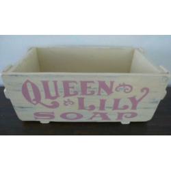 Brocante zeep kist/kistje Queen Lily/vintage/badkamer/Lief