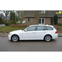 BMW 3-serie Touring 318d Corporate Lease Business Line ecc/s