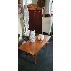 Vintage salon tafel