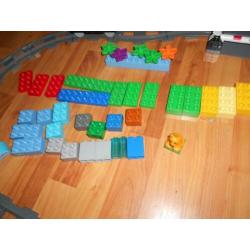 Duplo Lego duwtrein m/locomotief ca.1,5 Mtr rail en diverse