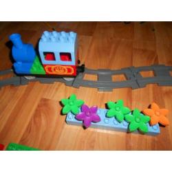 Duplo Lego duwtrein m/locomotief ca.1,5 Mtr rail en diverse