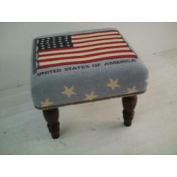 Footstool USA lichtblauw - 550 donker noten - NIEUW !!