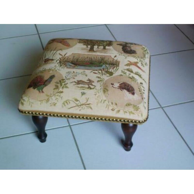 Footstool USA lichtblauw - 550 donker noten - NIEUW !!