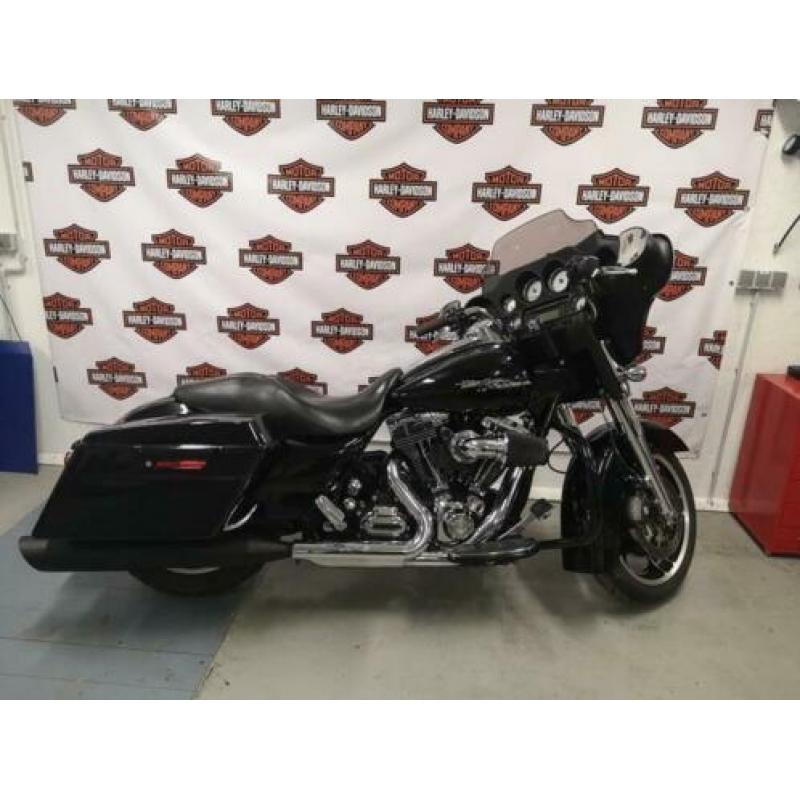 HARLEY-DAVIDSON STREET GLIDE FLHX (bj 2010)