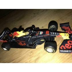 Nieuwe redbull model 1:24 en Jaguar F1 model 1:18