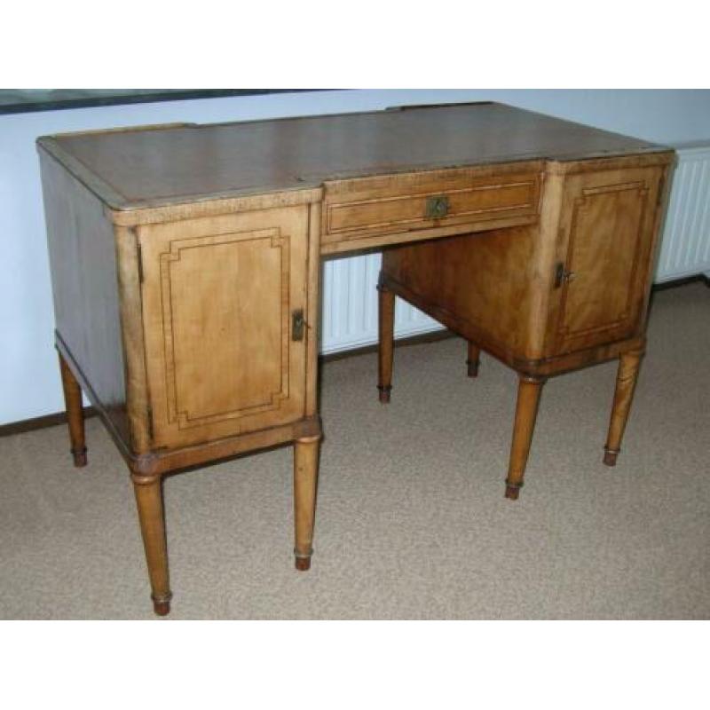 charmant antiek bureau