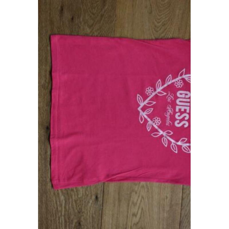 Guess roze t-shirt mt 10 (140) (bied ex verzendkst)