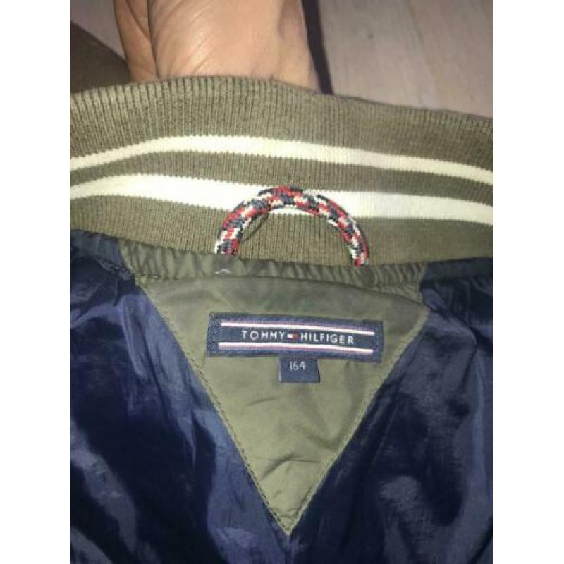 Tommy Hilfiger jas, maat 164, kleur groen