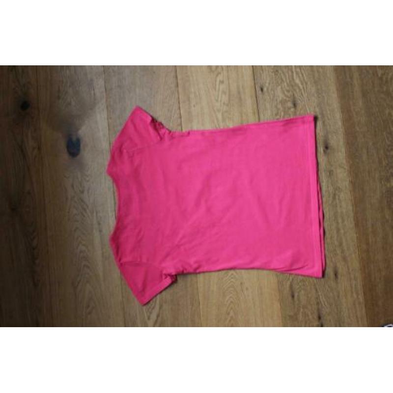 Guess roze t-shirt mt 10 (140) (bied ex verzendkst)