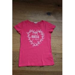 Guess roze t-shirt mt 10 (140) (bied ex verzendkst)