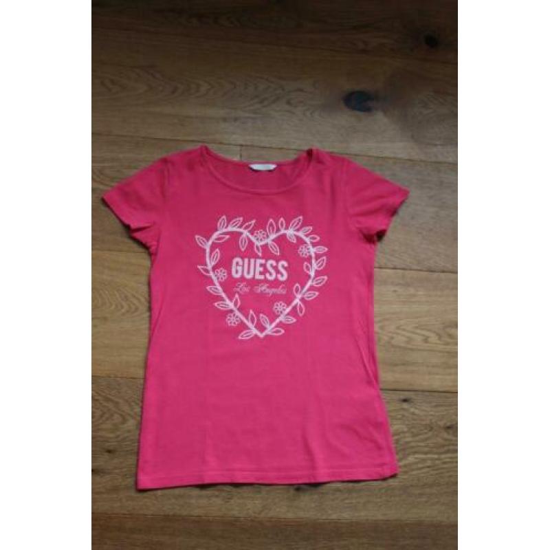 Guess roze t-shirt mt 10 (140) (bied ex verzendkst)