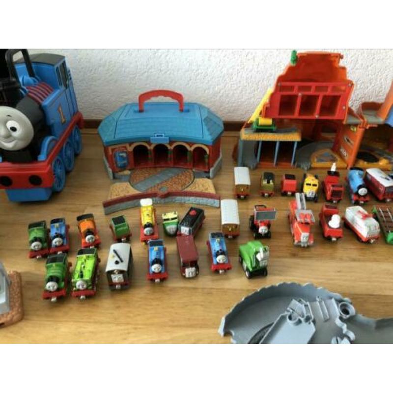 Groot Thomas de Trein set met oa treinen, banen, opbergtrein