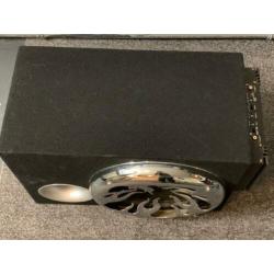 Subwoofer met versterker en condensator