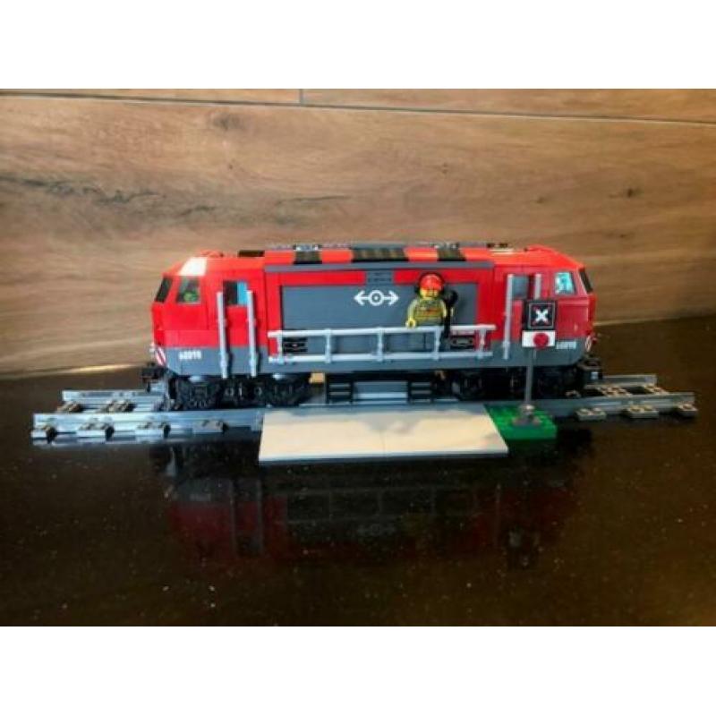 Lego Vrachttrein 60098 met extra 2 wissels en flex. spoor