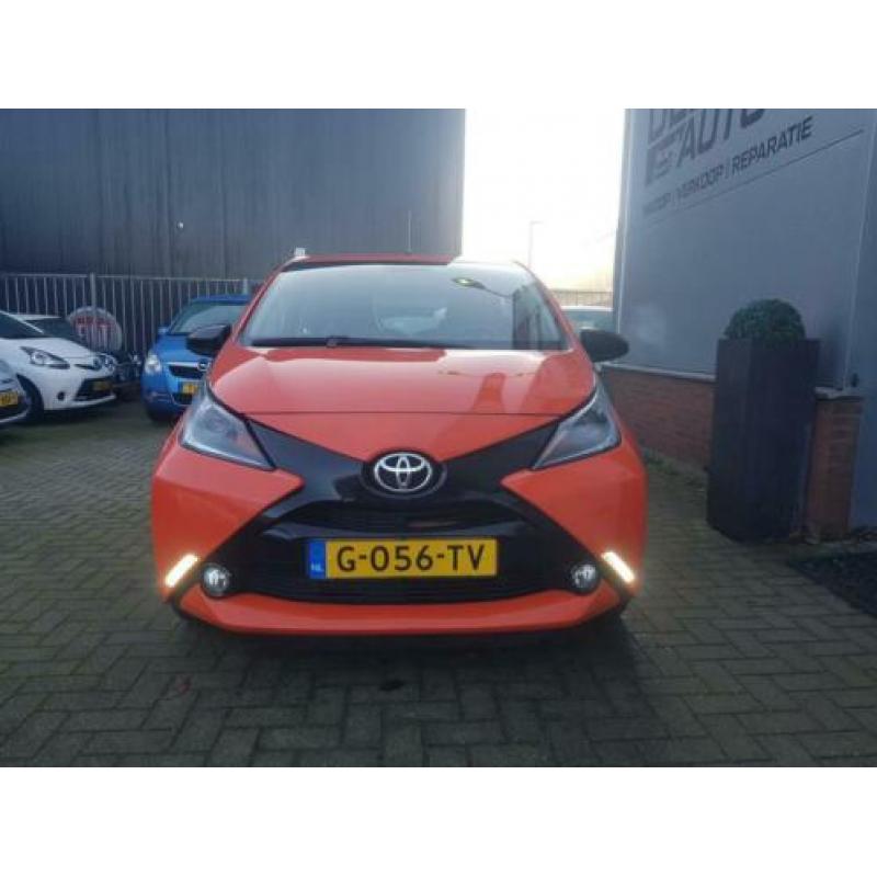 Toyota Aygo 1.0 VVT-i x-wave TOYOTA AYGO EXCLUSIVE LEER 2014