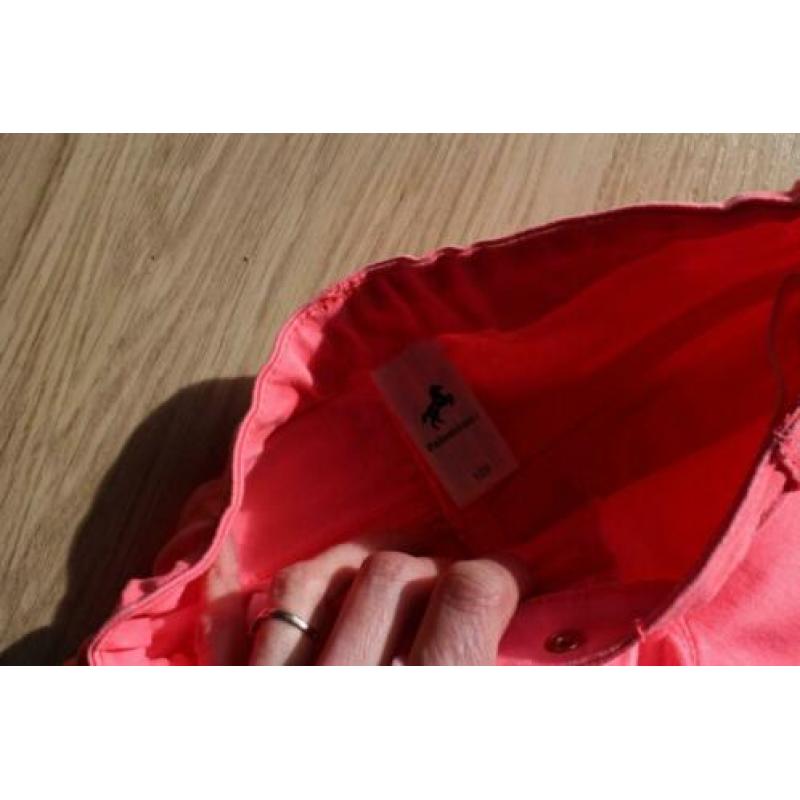 1x Meisjes Knal Roze Korte Broek Maat 128 (C&A)