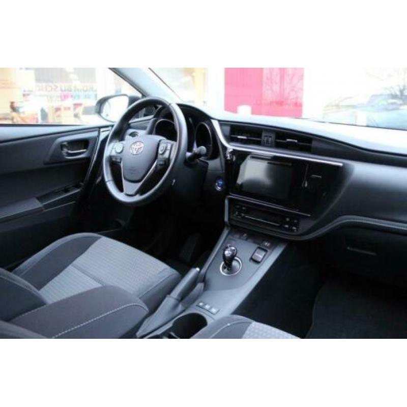 Toyota Auris Touring Sports 1.8 Hybrid Dynamic Go 17inch vel