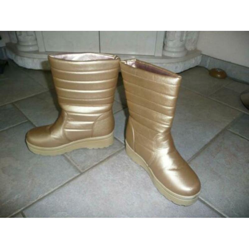 Goudkleurige snowboots mt 38