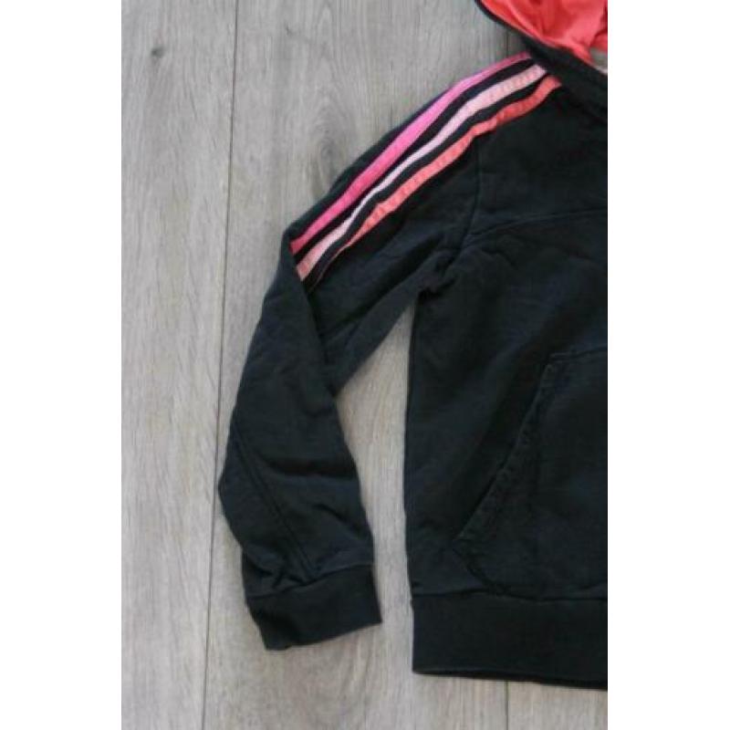 Zwart vest ADIDAS, maat 128 (M9)