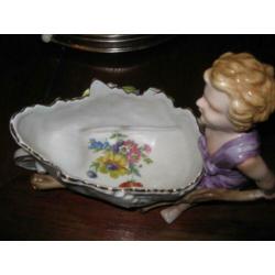 Stel antieke porseleinen objecten gem:MEISSEN plm.22x18x10cm