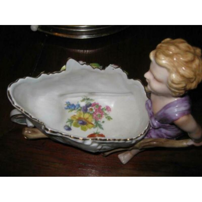 Stel antieke porseleinen objecten gem:MEISSEN plm.22x18x10cm