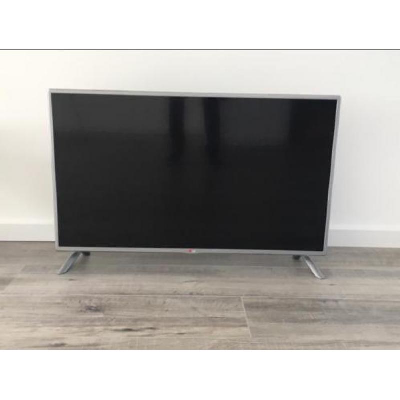 LG Smart TV 42 INCH FULL HD LED NIEUWSTAAT COMPLEET !