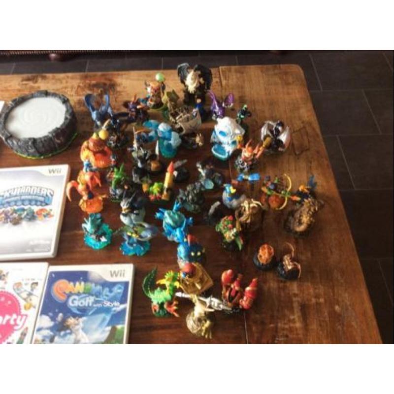 Complete Wii,17 games,44 skylanders zie fotos!