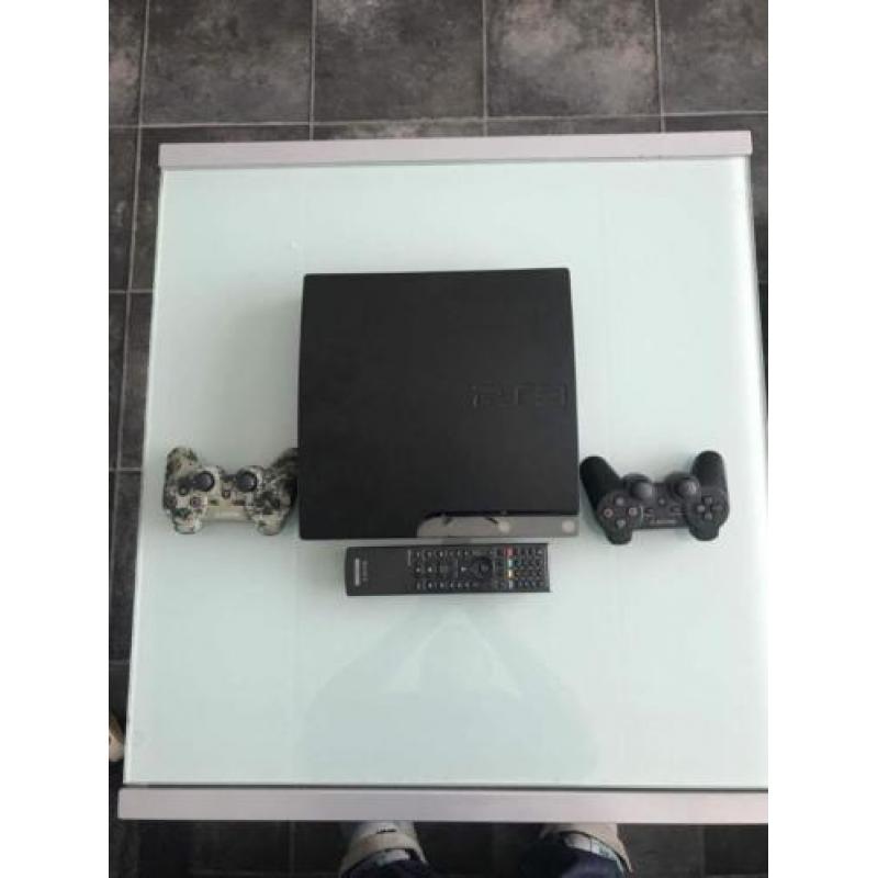 Te koop playstation 3 met 2 controllers en heel veel spellen