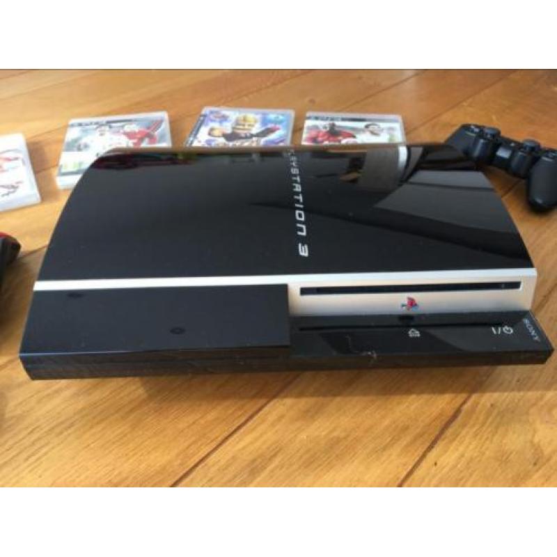 PlayStation 3 met spellen en controllers