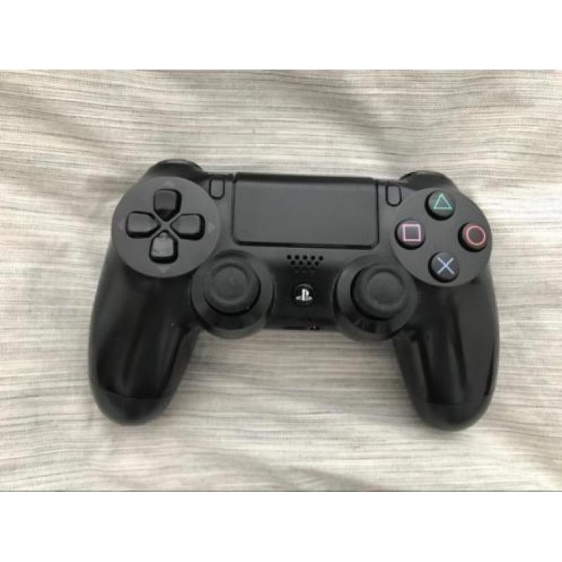 PlayStation 4 500GB met controller!! (Ps4,ps3,Xbox.)