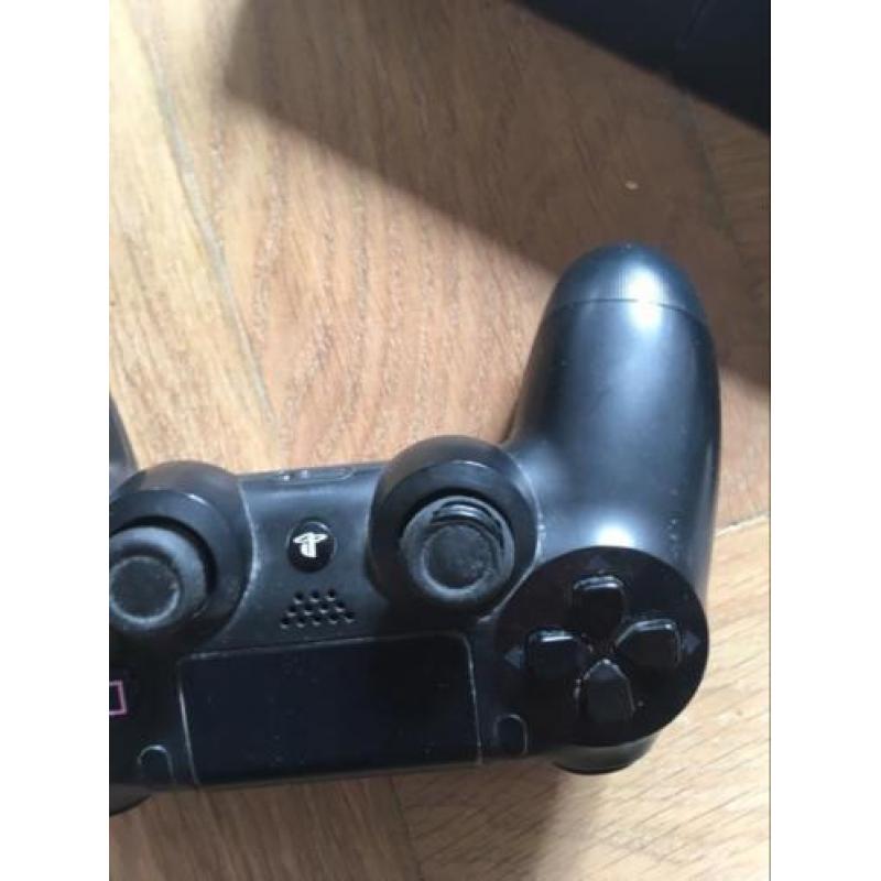 Playstation 4 500Gb met 2 games